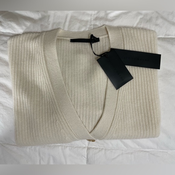 Jenni Kayne Sweaters - Jenni Kayne - Cropped Cashmere
Cocoon Cardigan in Ivory - XS